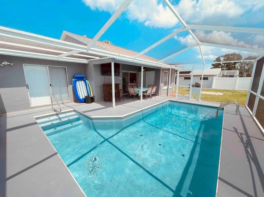 Manatee Oasis Weeki Wachee Family Fun Pool Home Spring Hill Exteriör bild